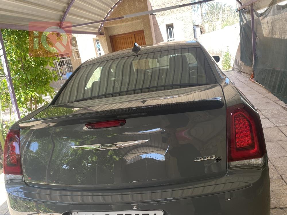 كرايسلر 300